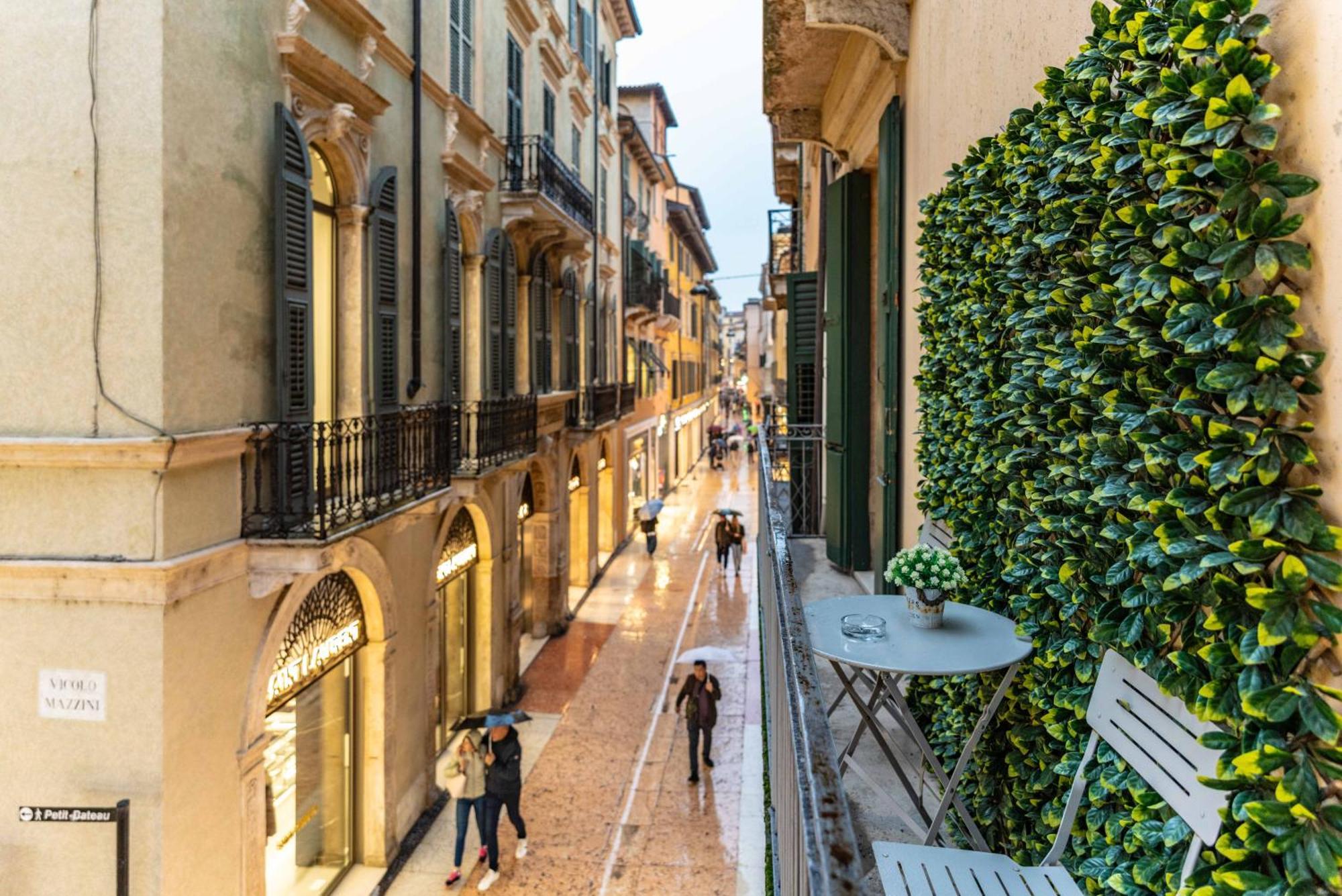 -Near Arena & Giuletta- Pet Friendly Mazzini Palace Верона Экстерьер фото